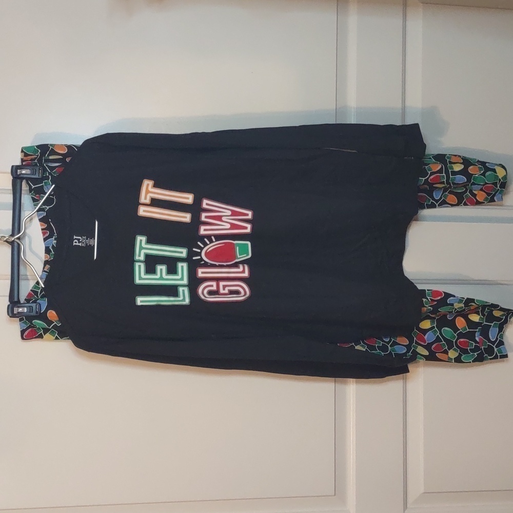 PJ Place Let It Glow Christmas Lights Two Piece Pajama Set Sz Large/ XL NWT